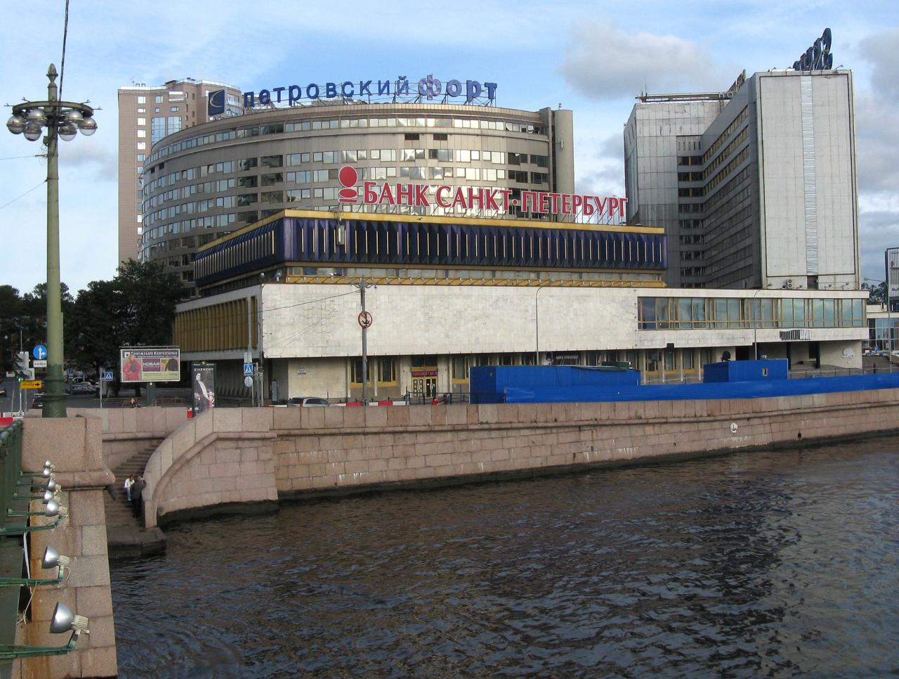 зал гостиницы санкт петербург