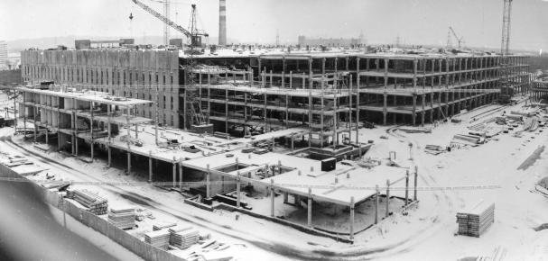 На месте бывшей фабрики был. ТРК Гранд каньон до постройки. Старый Парнас.