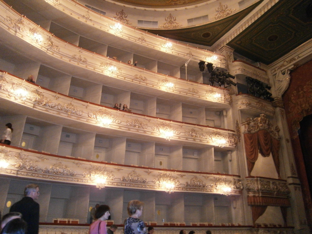 театр драмы кемерово зал