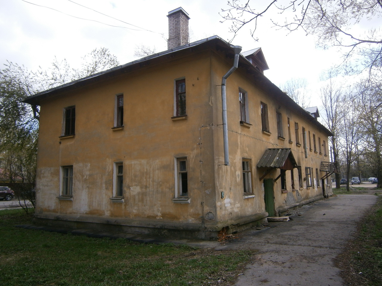 Жилой дом, Санкт-Петербург, Сталинский неоклассицизм, Красное Село  Лермонтова ул., 19