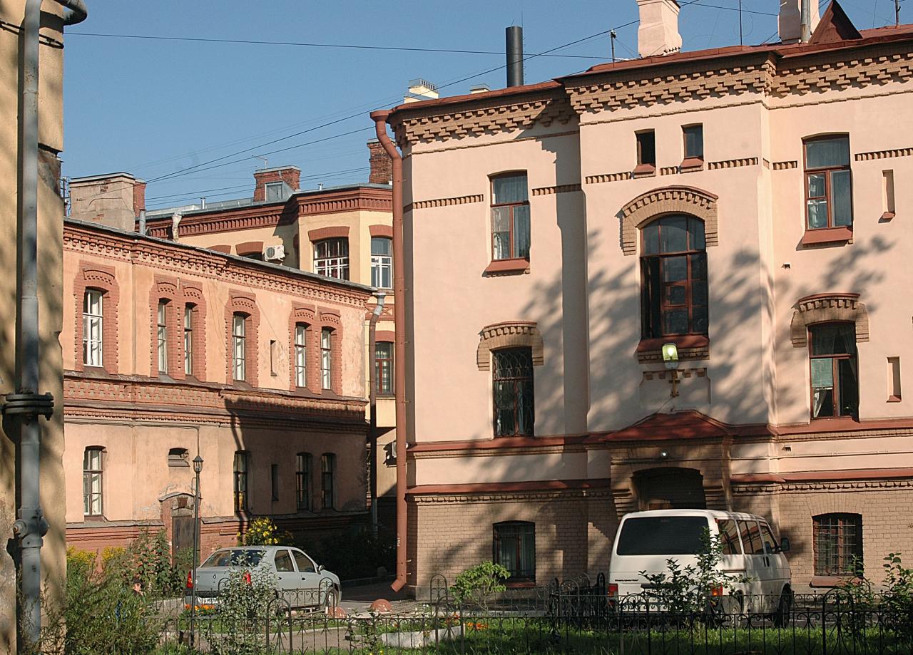 Городок завод. Жилой городок Людвиг Нобель. Городок Нобеля в СПБ. Дом завода Людвиг Нобель. Городок Нобеля на Лесном проспекте.