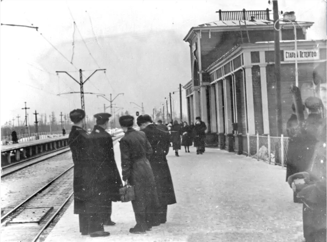 Файл:Stariy Peterhof station.old.jpg - Википедия